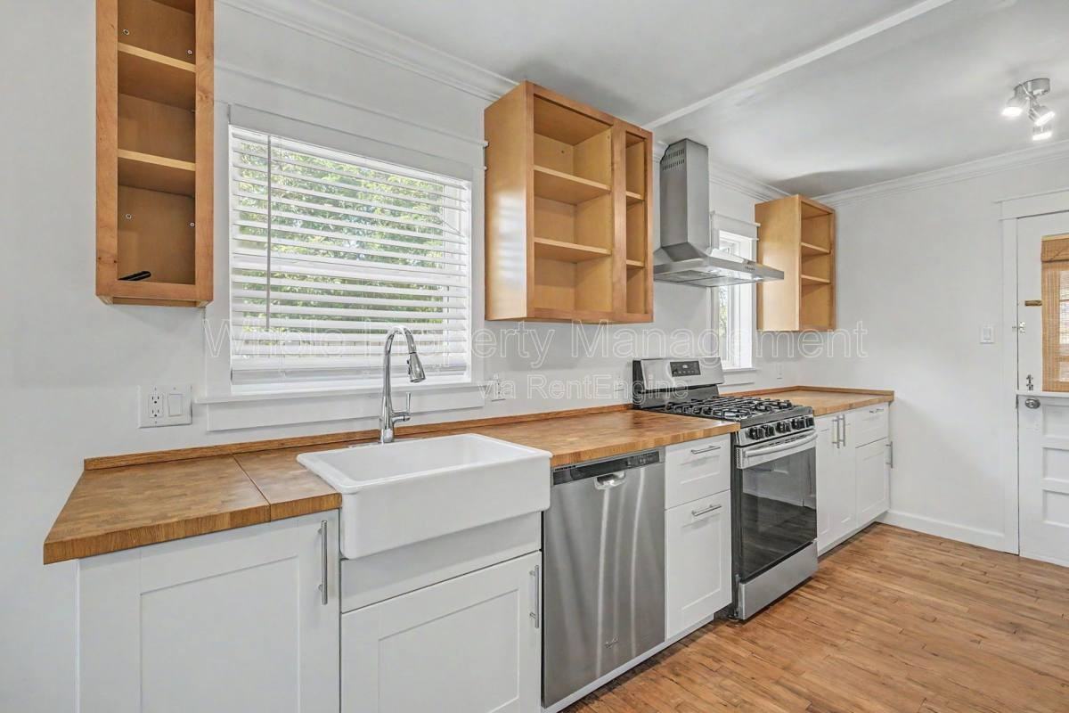 805 S Tejon St - Photo 5 of 10