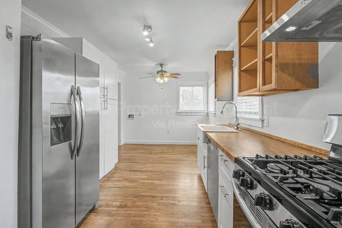 805 S Tejon St - Photo 6 of 10