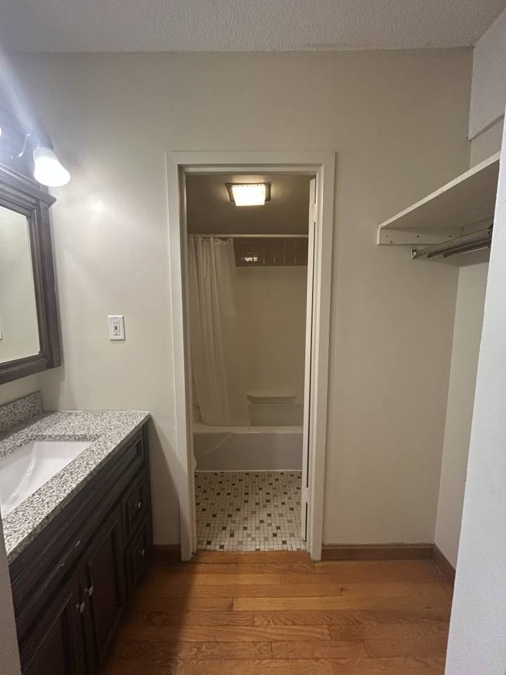 1110 Commonwealth Ave - Photo 4 of 5