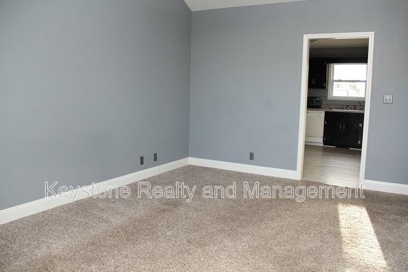 1909 Timberline Cir - Photo 4 of 11