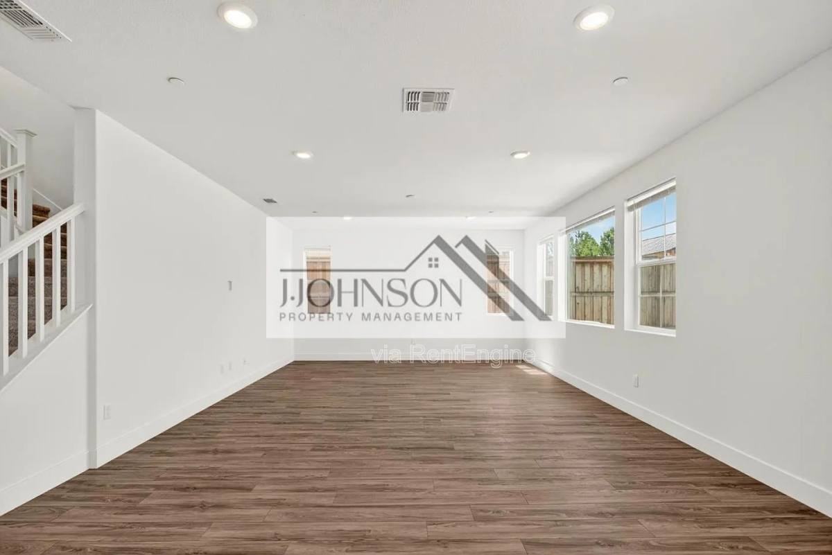 6640 Silverleaf Ct - Photo 2 of 10