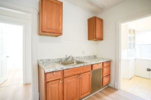 featured image of 5 Newman St #3