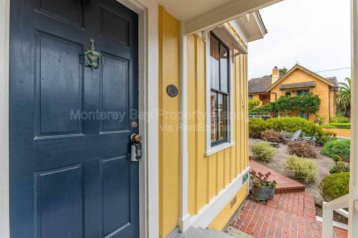 759 Lighthouse Ave - Photo 3 of 10