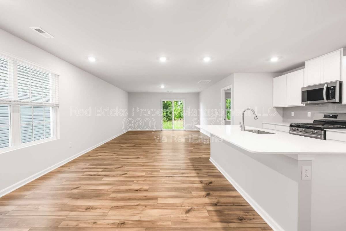 10154 Chatham Run Ln - Photo 5 of 10
