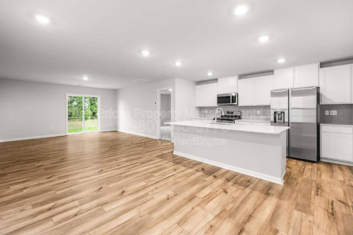 10154 Chatham Run Ln - Photo 6 of 10