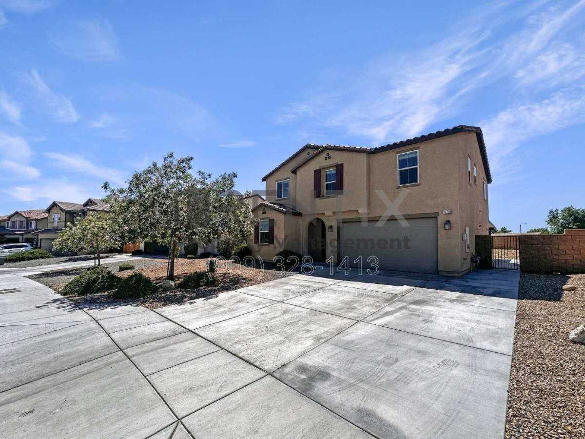 15739 Yosemite St - Photo 3 of 10