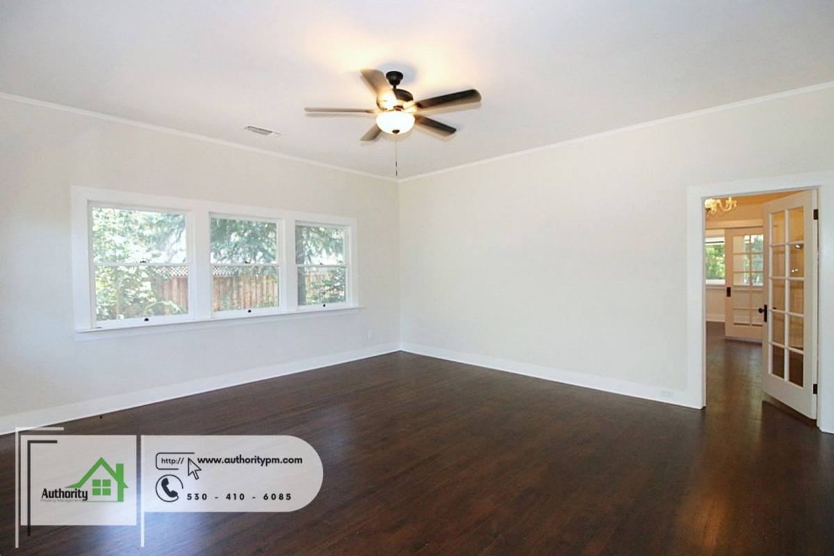 1428 Chestnut St - Photo 3 of 10