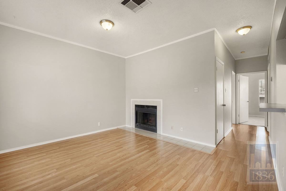 2804 Rio Grande St #303 - Photo 5 of 10