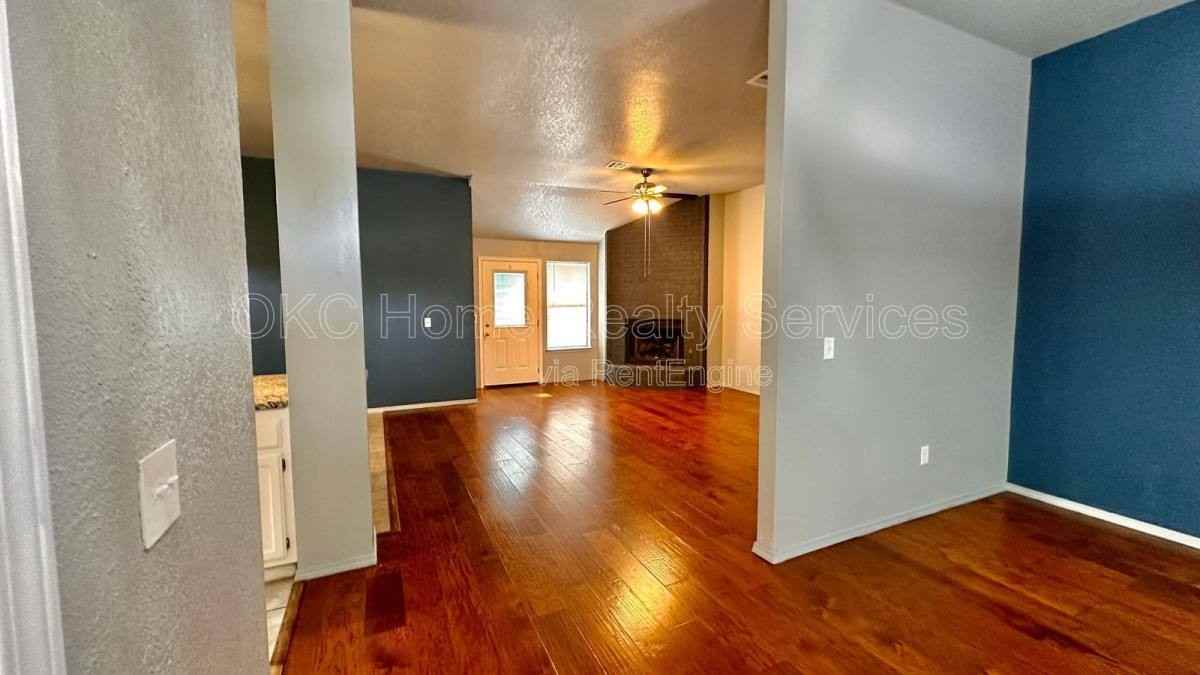 2617 Amy Ct - Photo 2 of 10