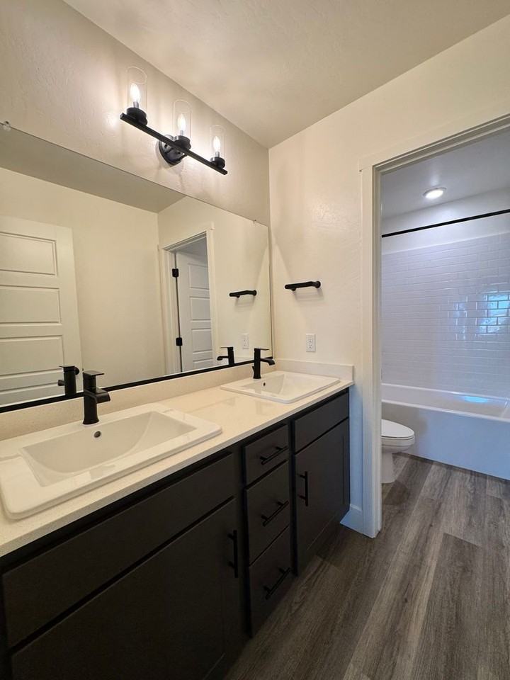 7711 Martian River St - Photo 2 of 6