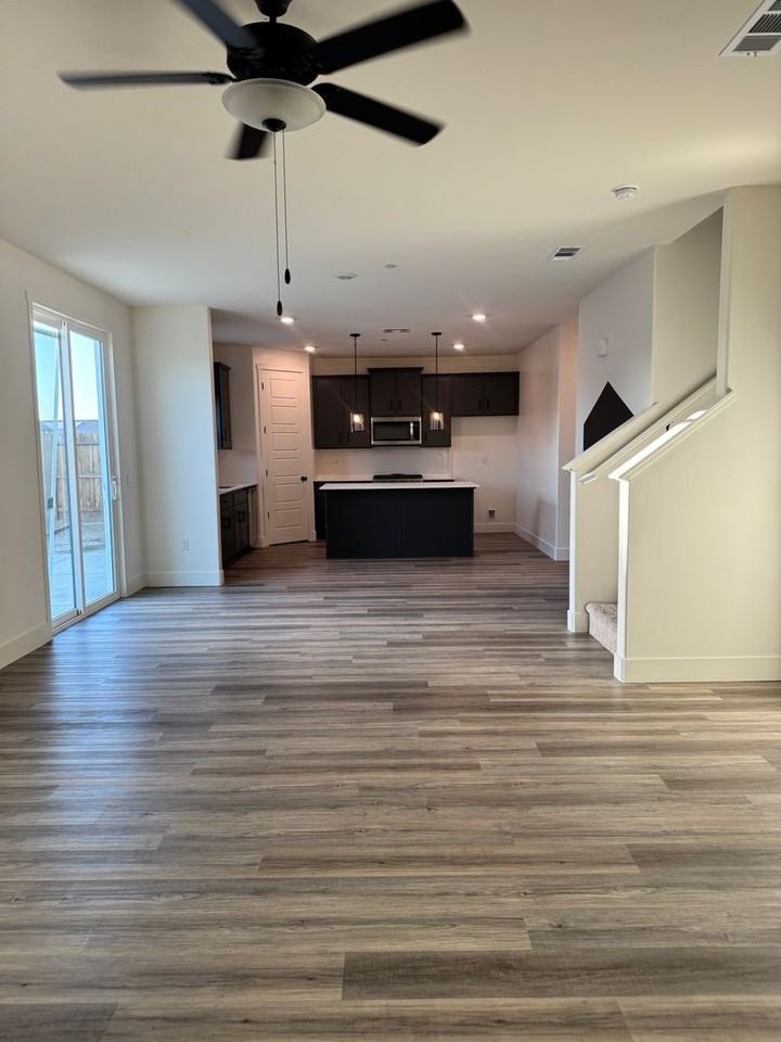 7711 Martian River St - Photo 4 of 6