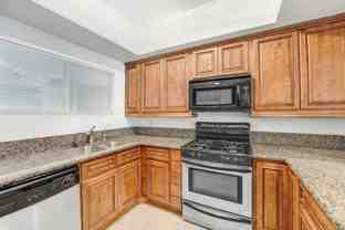 2905 Montrose Ave - Photo 1 of 1