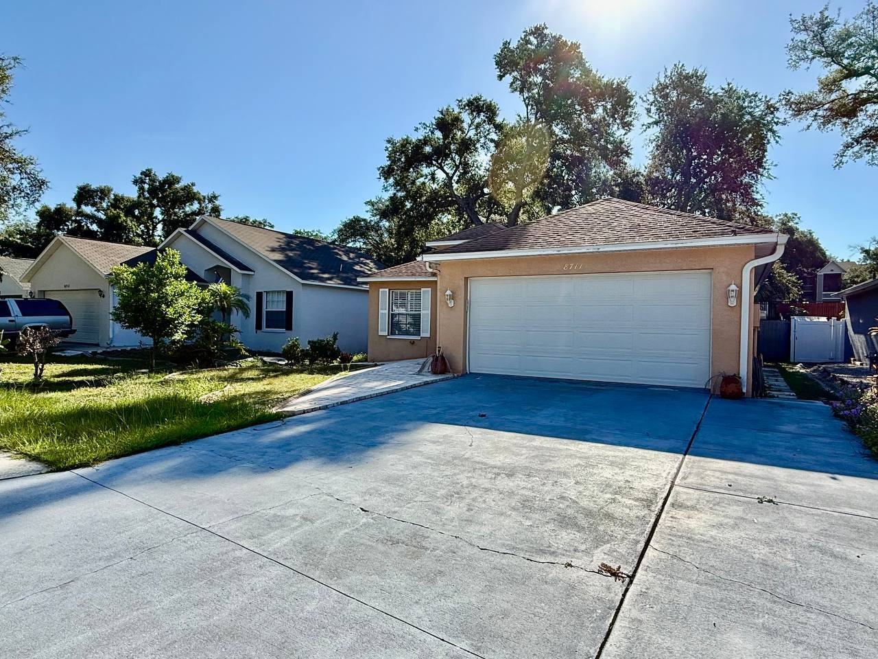 8711 Busch Oaks St - Photo 2 of 36