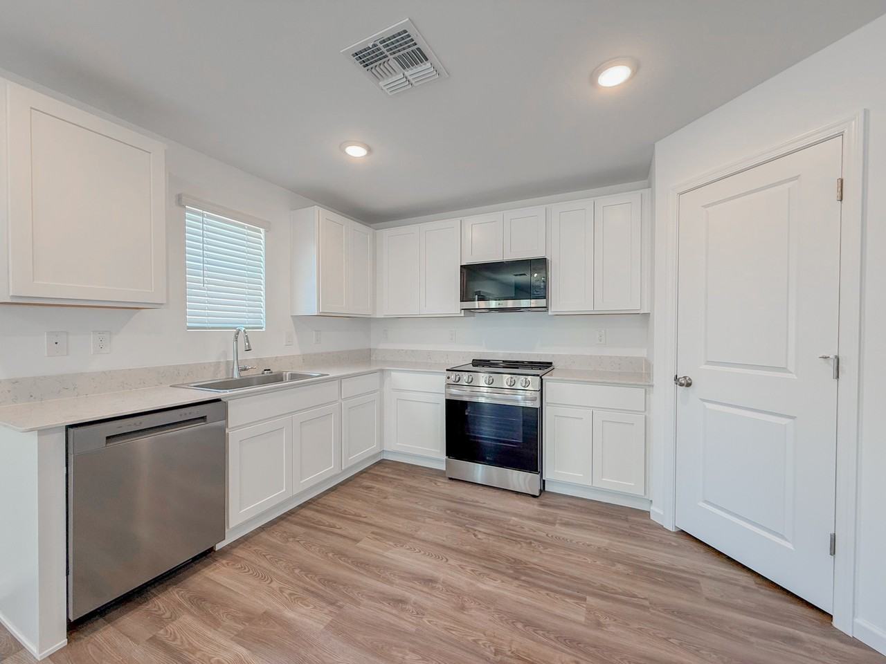 239 W Sonoran Vista Cir - Photo 4 of 34