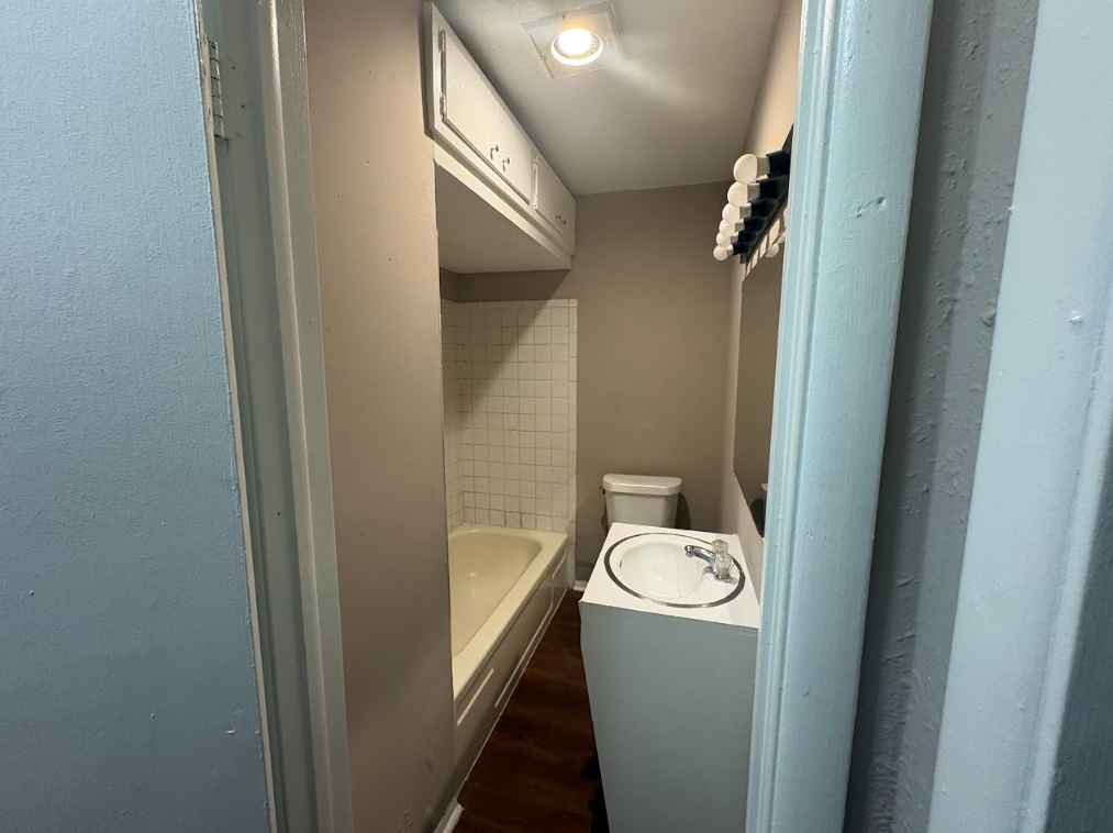4131 Nw 23Rd St - Photo 3 of 5