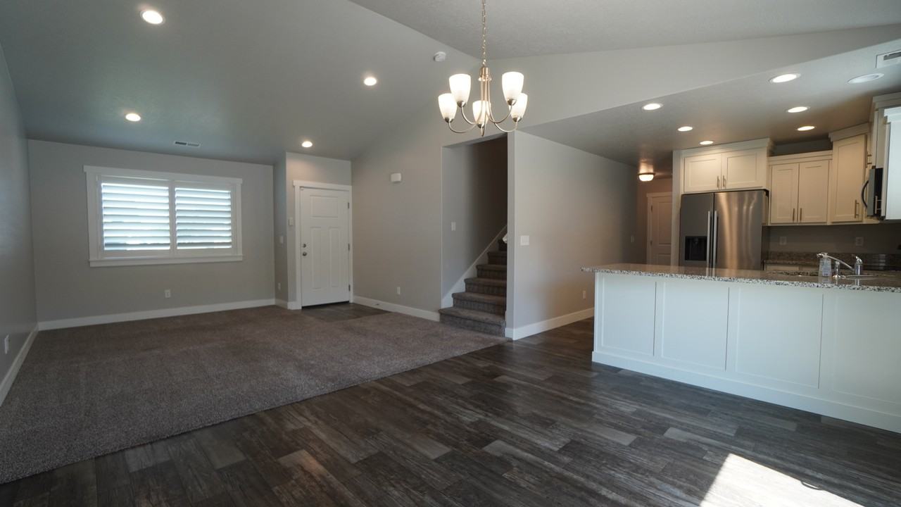 4606 S West Park Dr - Photo 4 of 29
