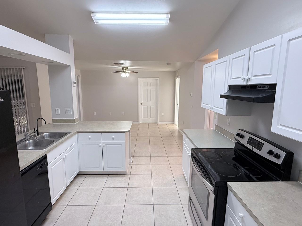 2910 Gene Ave N - Photo 3 of 23