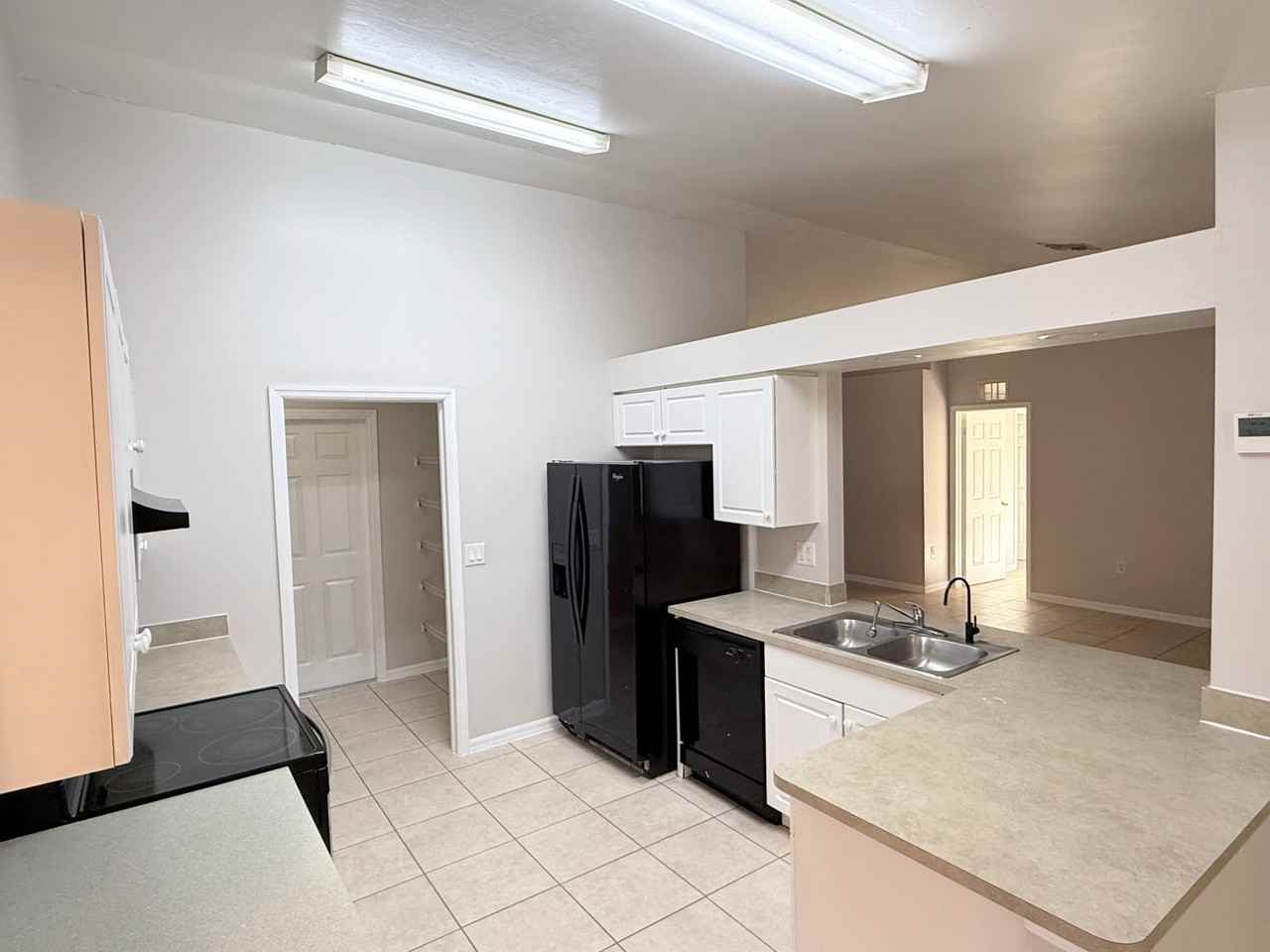 2910 Gene Ave N - Photo 4 of 23