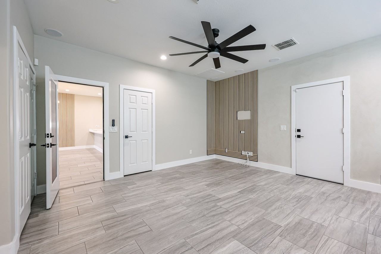 7855 W Rock Springs Dr - Photo 5 of 41