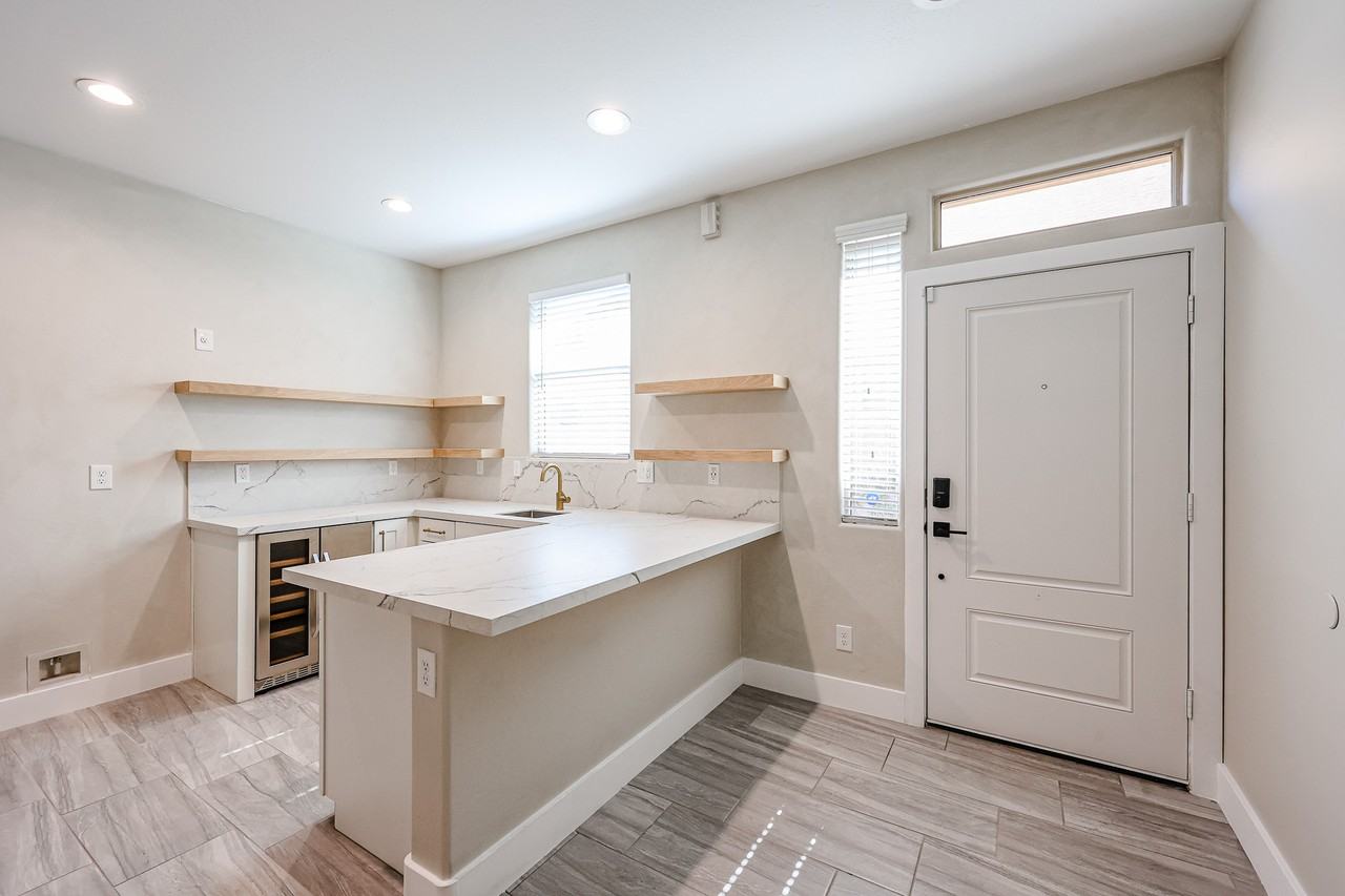 7855 W Rock Springs Dr - Photo 6 of 41