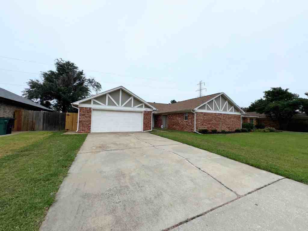 2401 Nw 115th St - Photo 2 of 28