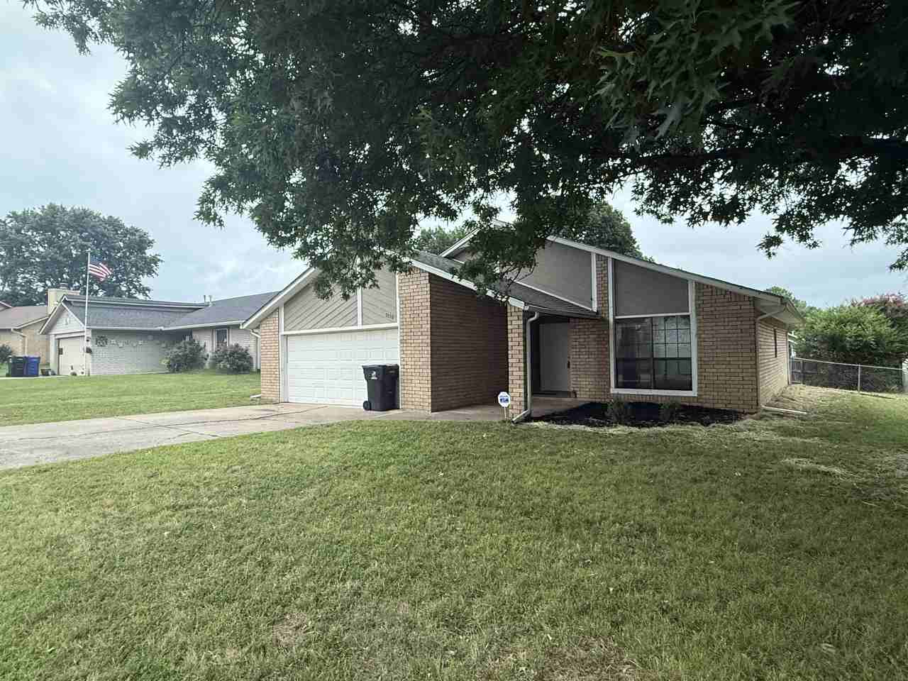 1110 W Birmingham Pl - Photo 2 of 17