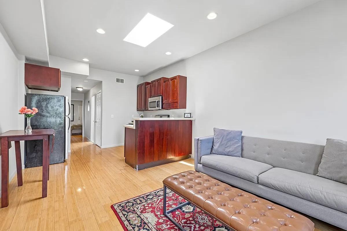209 Webster Ave #3R - Photo 3 of 14