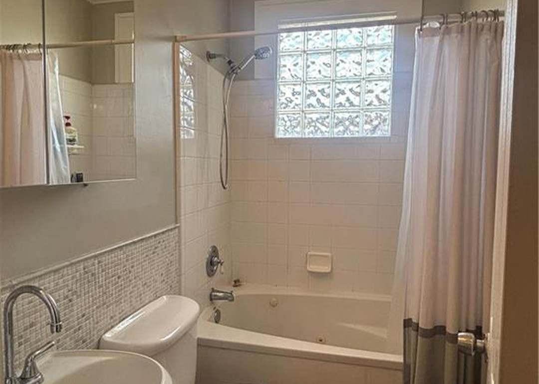 706 Charles Allen Dr Ne #1 - Photo 5 of 9