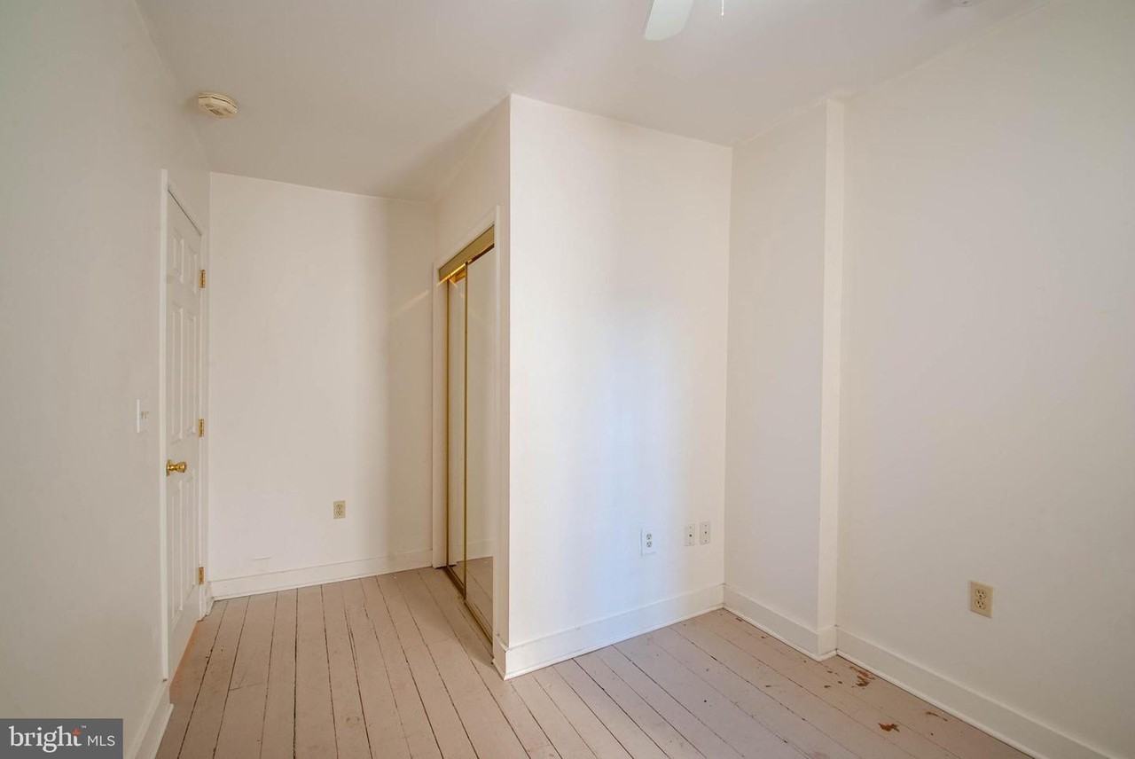 245 Hanover St - Photo 7 of 9