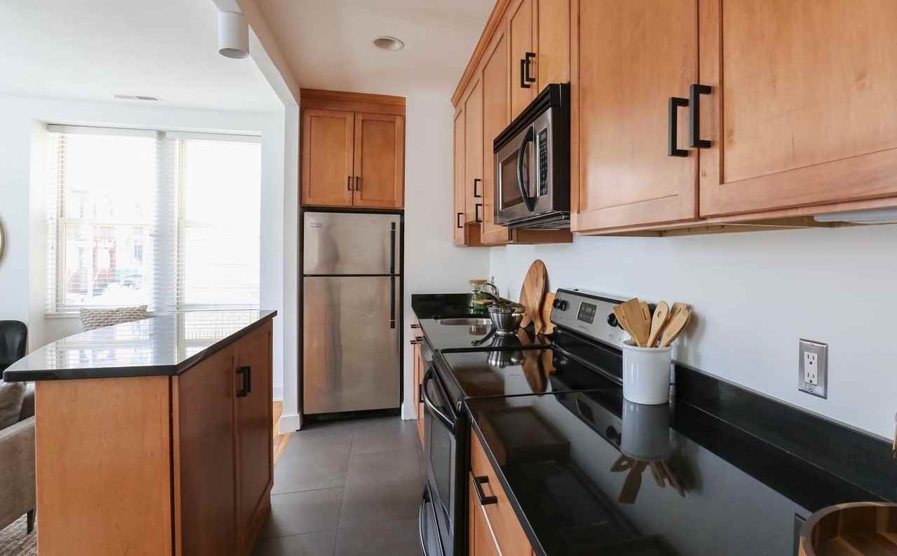 1916 17th St Nw #113 - Photo 7 of 14