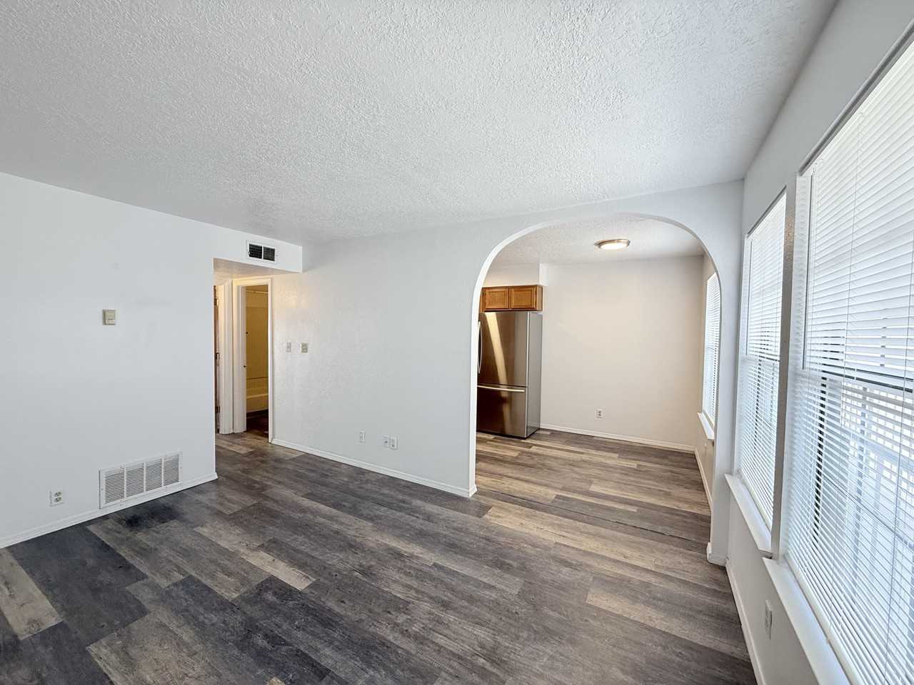 1021 Coal Ave Sw - Photo 5 of 33