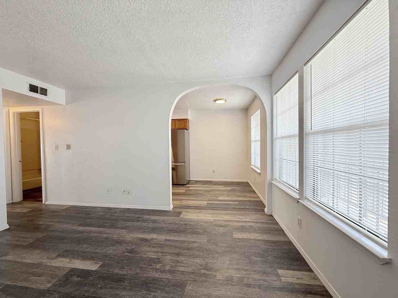 1021 Coal Ave Sw - Photo 6 of 33