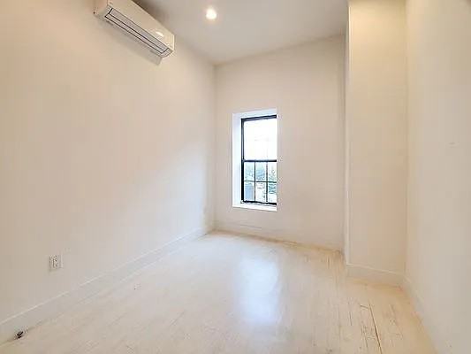 1004 Fulton St #4F - Photo 4 of 7