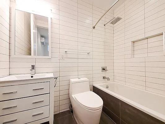 1004 Fulton St #4F - Photo 6 of 7