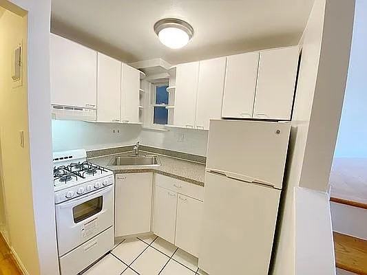 535 3rd Ave #5 - Photo 5 of 7