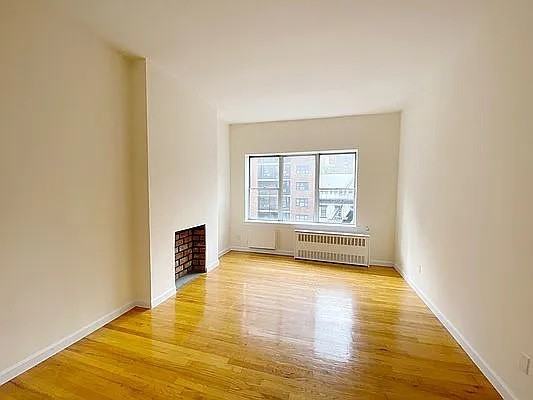 535 3rd Ave #5 - Photo 6 of 7