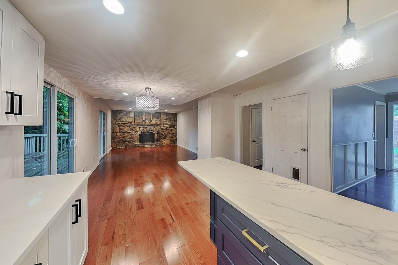 4623 Huntridge Dr Ne - Photo 5 of 26