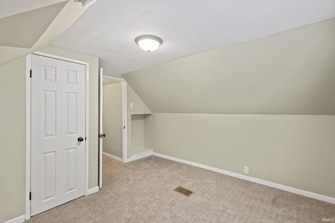 1031 Good Pl - Photo 5 of 22