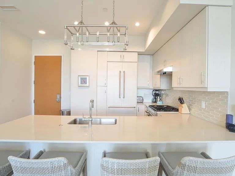 10 Shipyard Dr - Photo 4 of 10