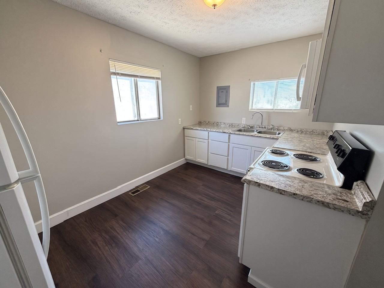2634 Guyan Ave Rear - Photo 5 of 11