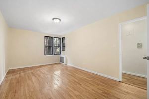 featured image of 116 Riverway #14