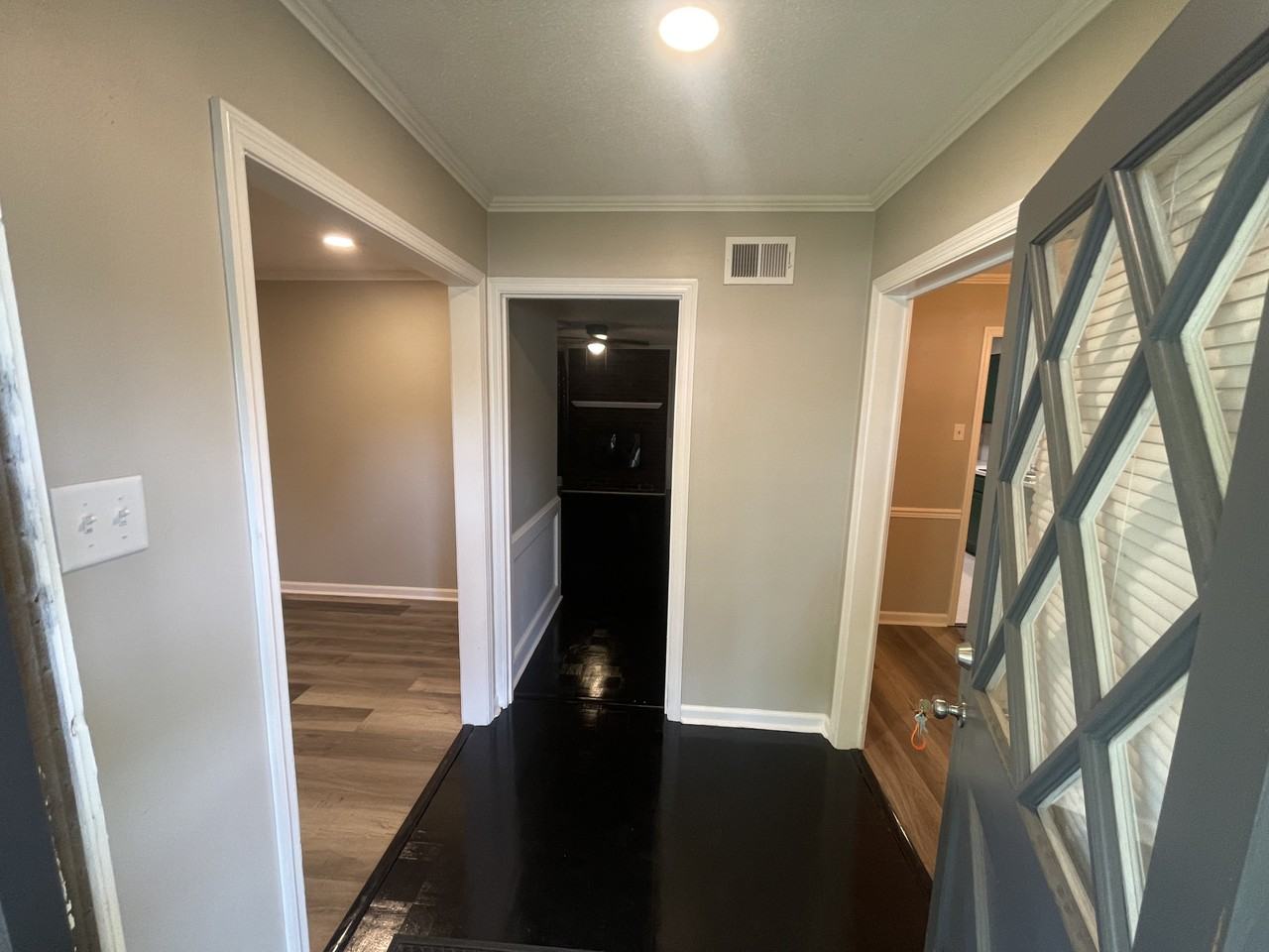 5181 Gloucester Ave - Photo 3 of 11