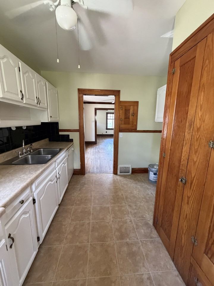 9011 Park Heights Ave - Photo 7 of 13