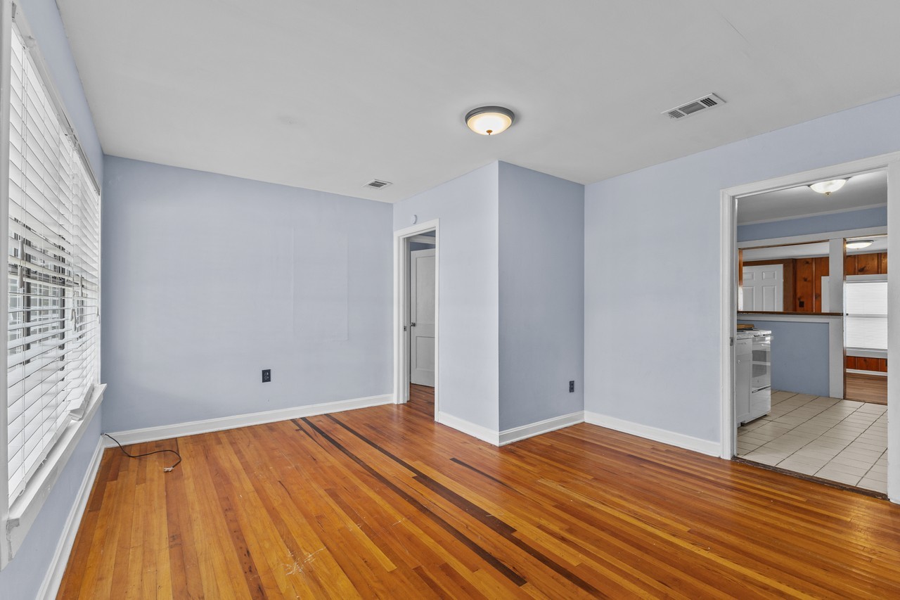 302 N 20th Ave - Photo 3 of 15