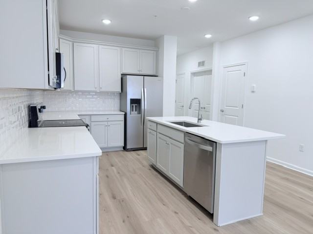 421 Washington St #1103 - Photo 5 of 24