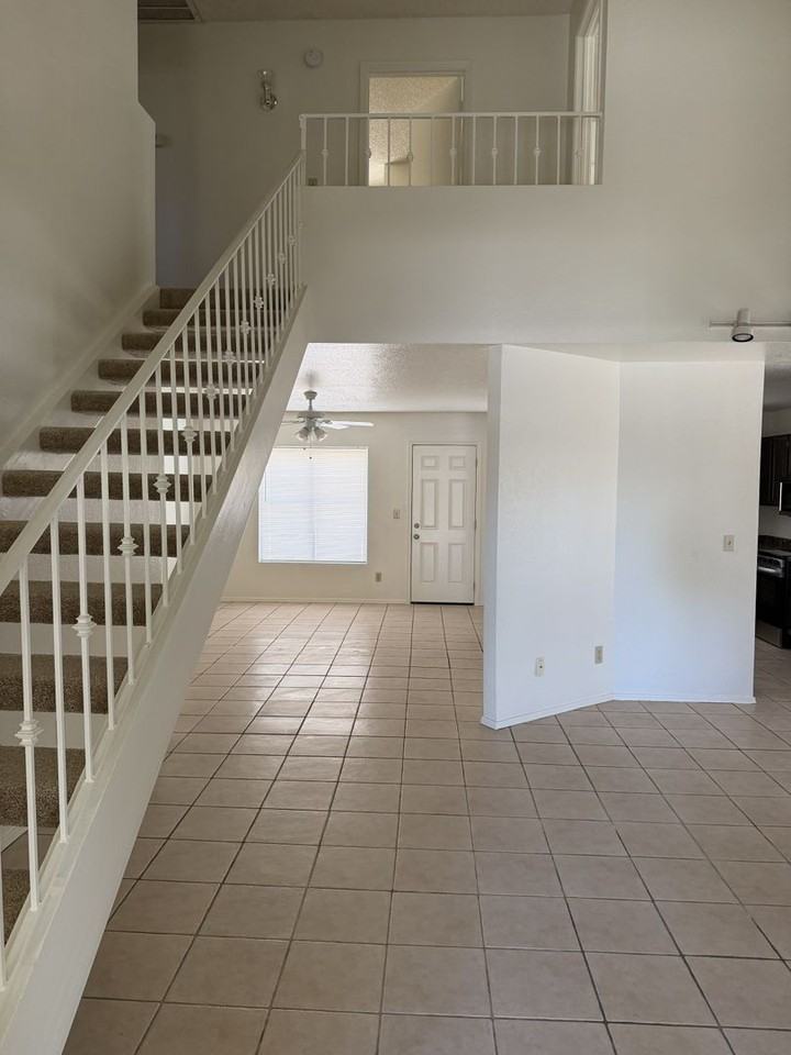 6220 W Beryl Ave - Photo 2 of 18