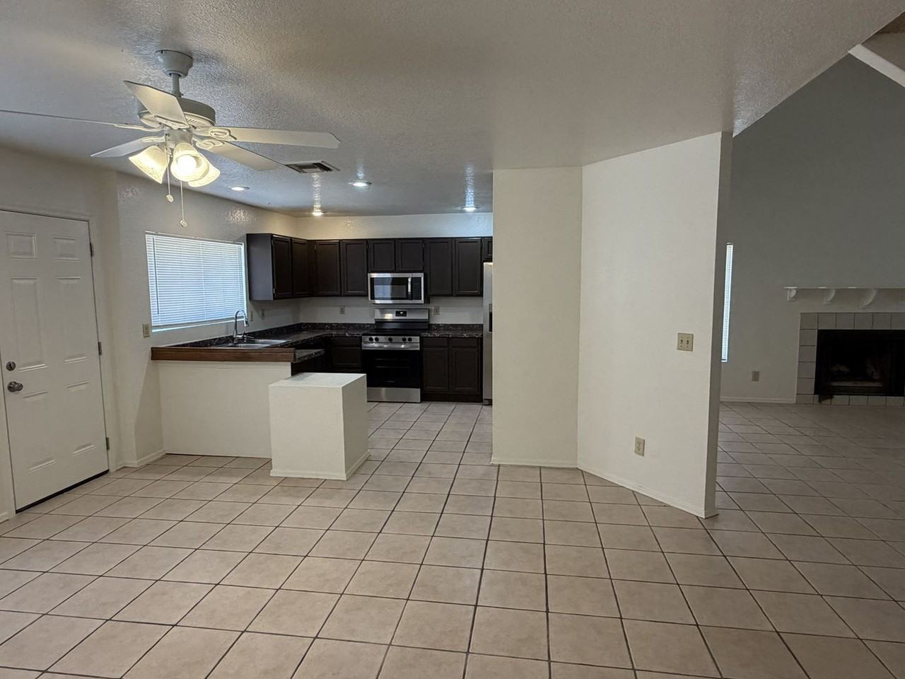6220 W Beryl Ave - Photo 5 of 18