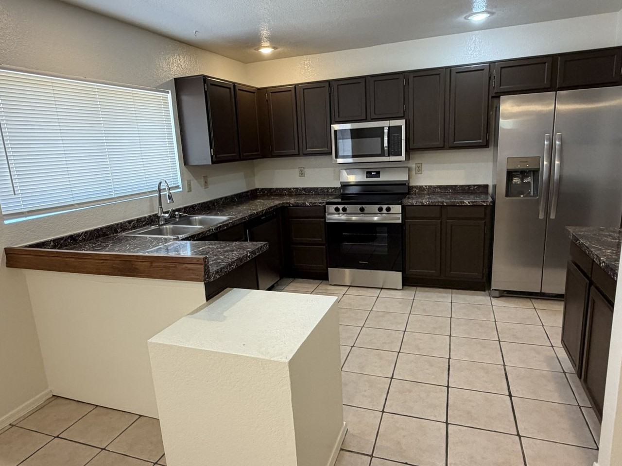 6220 W Beryl Ave - Photo 6 of 18