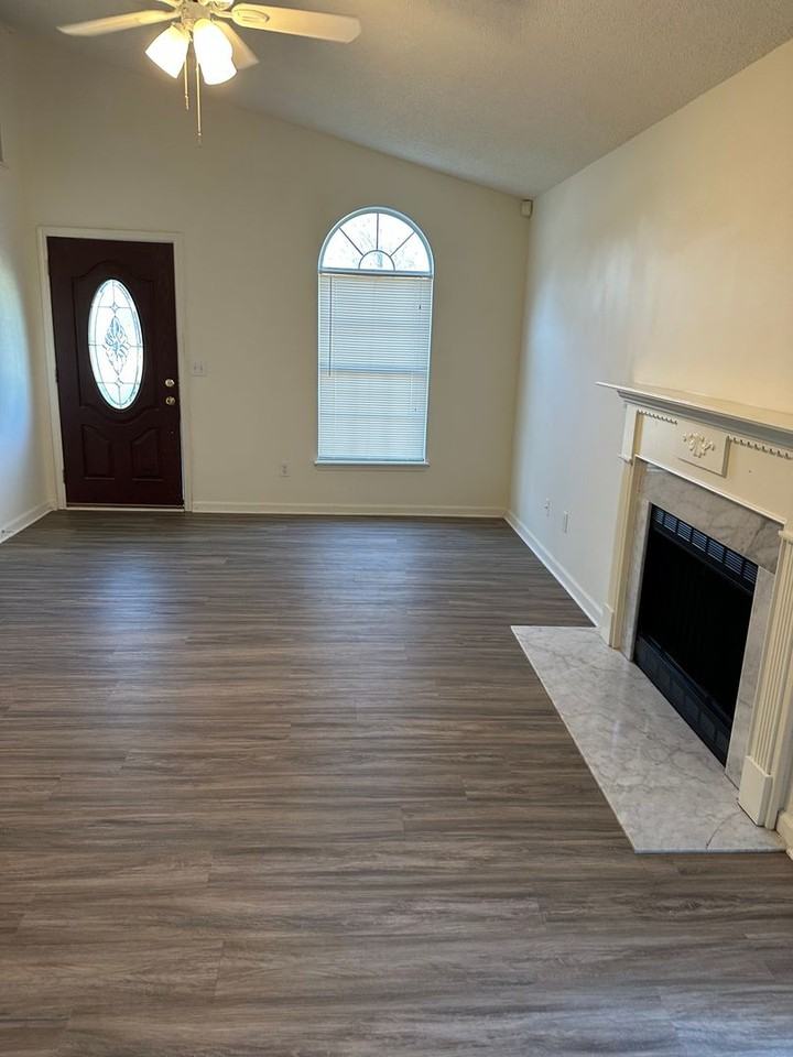 8512 Litchfield Dr - Photo 7 of 18
