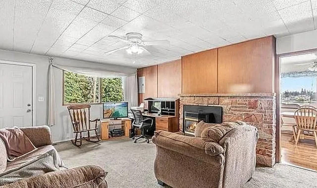 16210 Larch Way - Photo 5 of 15